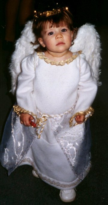 Niño disfrazado de ángel